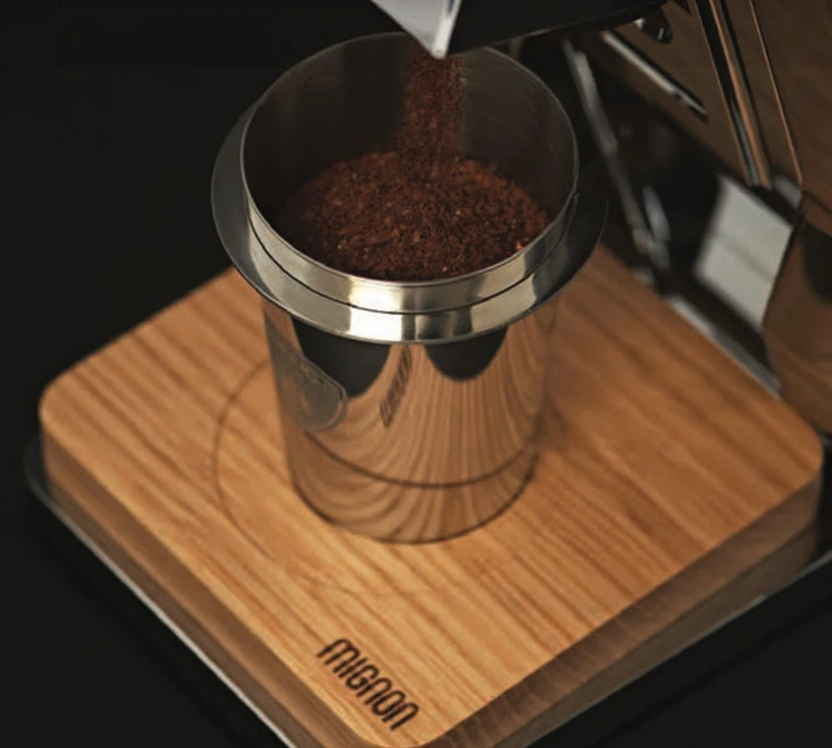 Moulin à Café EUREKA ORO Mignon Single Dose Blanc Et Bois De Chêne Avec Blow Up – Image 3